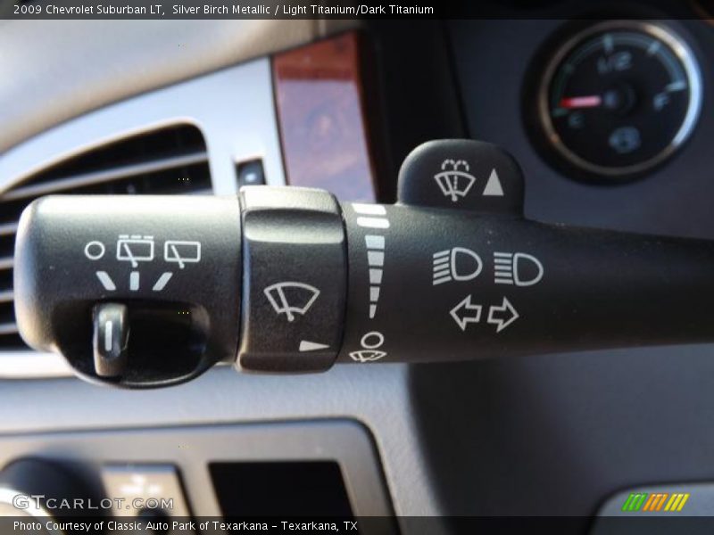 Silver Birch Metallic / Light Titanium/Dark Titanium 2009 Chevrolet Suburban LT