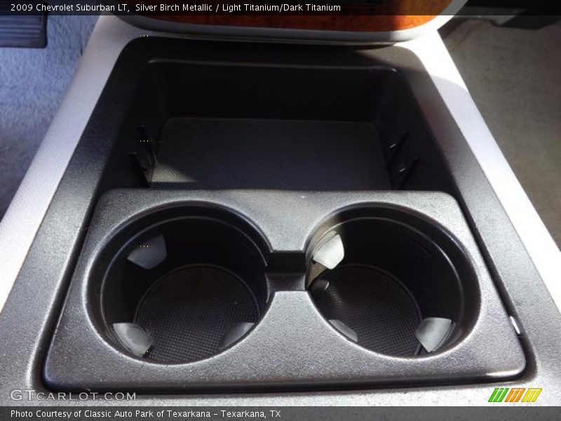 Silver Birch Metallic / Light Titanium/Dark Titanium 2009 Chevrolet Suburban LT