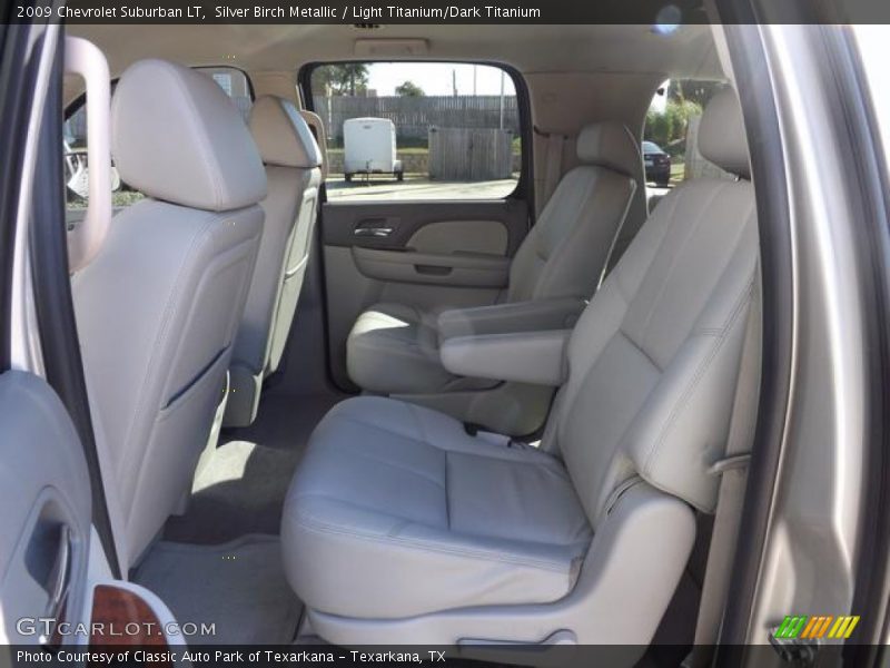 Silver Birch Metallic / Light Titanium/Dark Titanium 2009 Chevrolet Suburban LT