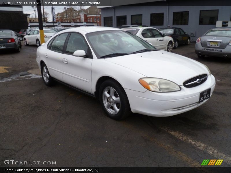 Vibrant White / Medium Graphite 2003 Ford Taurus SES