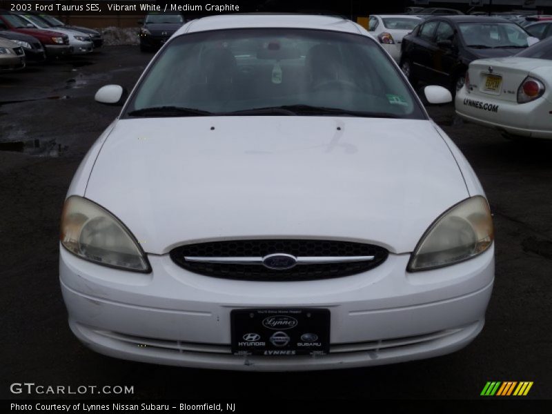 Vibrant White / Medium Graphite 2003 Ford Taurus SES