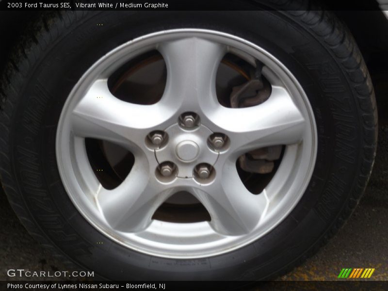 Vibrant White / Medium Graphite 2003 Ford Taurus SES