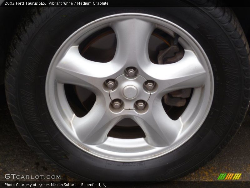 Vibrant White / Medium Graphite 2003 Ford Taurus SES