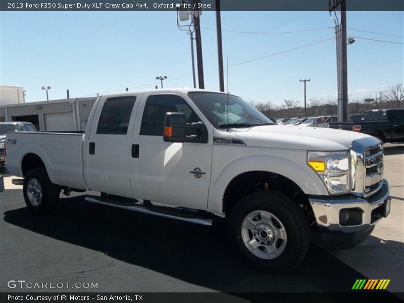 Front 3/4 View of 2013 F350 Super Duty XLT Crew Cab 4x4