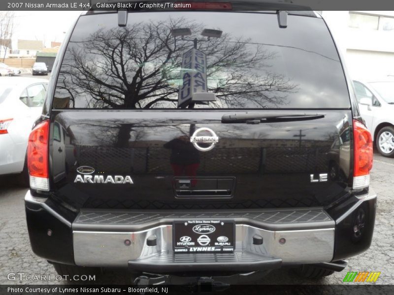 Galaxy Black / Graphite/Titanium 2007 Nissan Armada LE 4x4