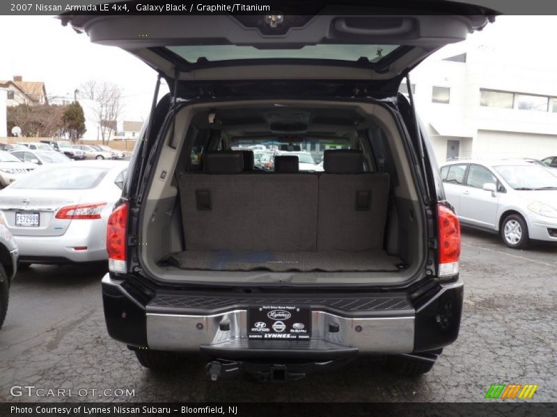 Galaxy Black / Graphite/Titanium 2007 Nissan Armada LE 4x4
