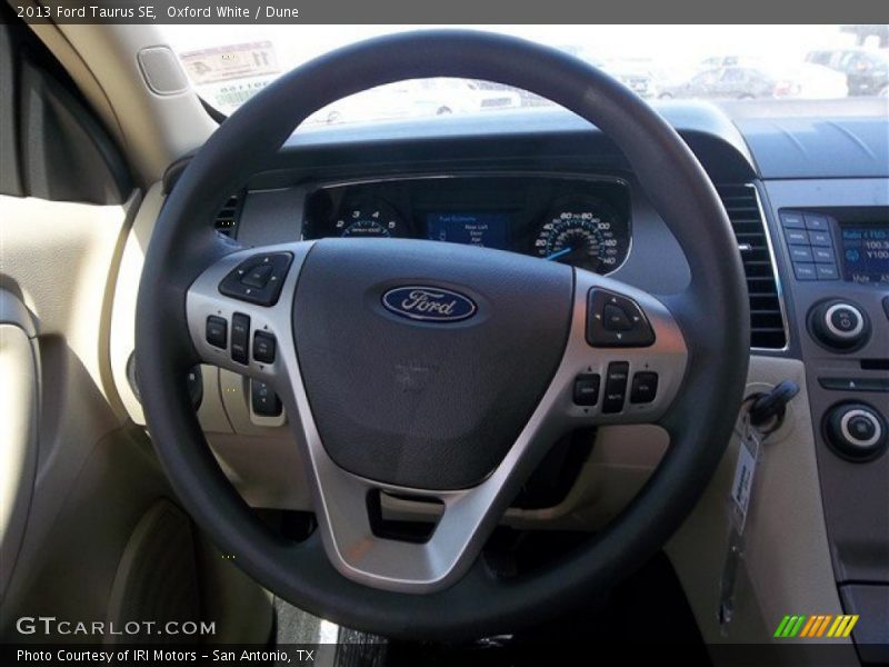 Oxford White / Dune 2013 Ford Taurus SE