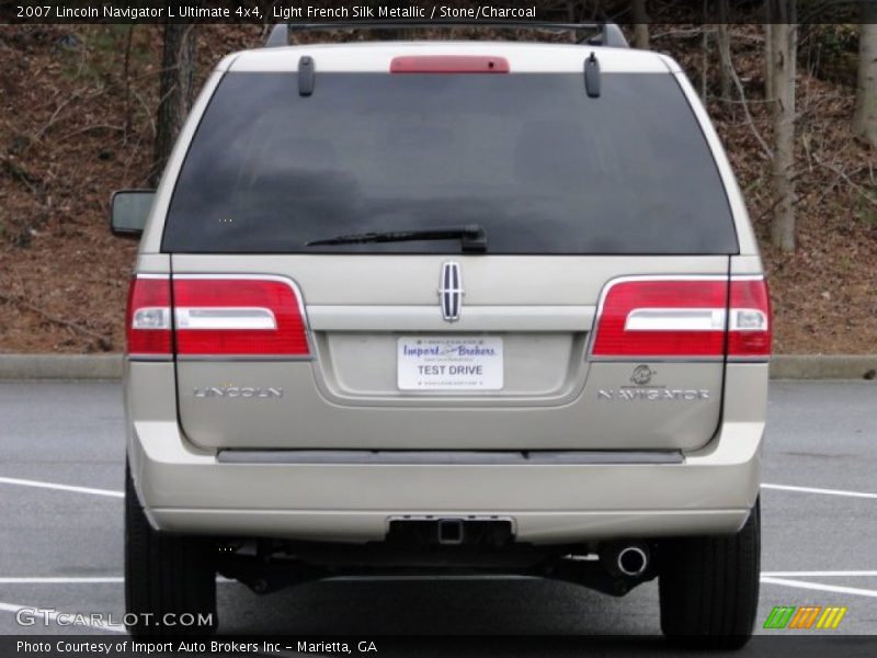 Light French Silk Metallic / Stone/Charcoal 2007 Lincoln Navigator L Ultimate 4x4