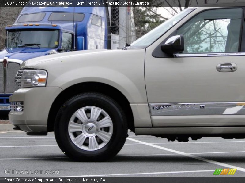 Light French Silk Metallic / Stone/Charcoal 2007 Lincoln Navigator L Ultimate 4x4