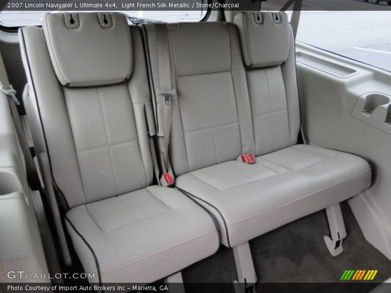 Rear Seat of 2007 Navigator L Ultimate 4x4