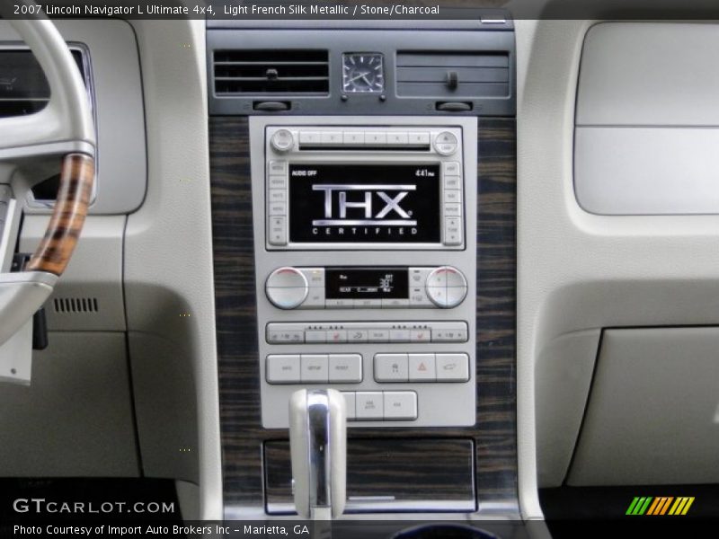Controls of 2007 Navigator L Ultimate 4x4