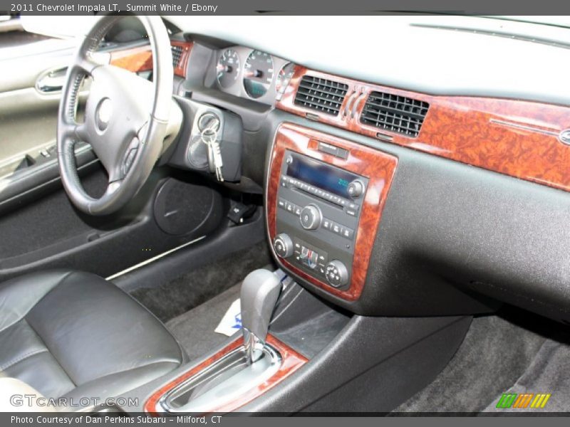 Summit White / Ebony 2011 Chevrolet Impala LT