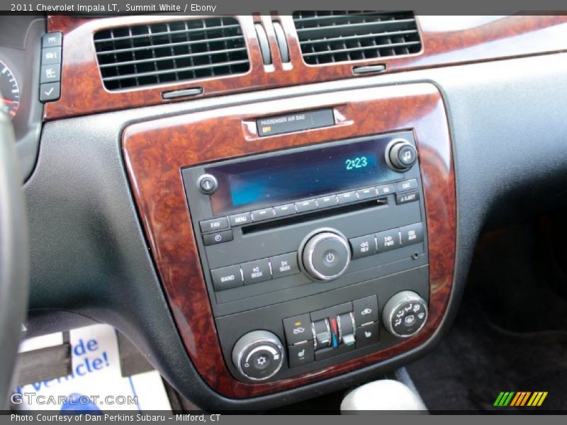 Summit White / Ebony 2011 Chevrolet Impala LT