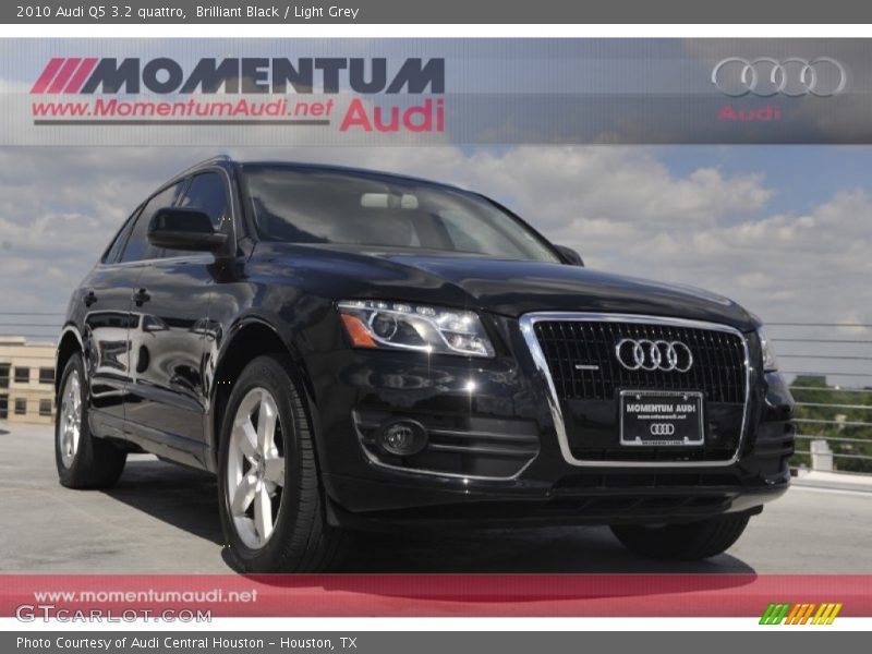 Brilliant Black / Light Grey 2010 Audi Q5 3.2 quattro