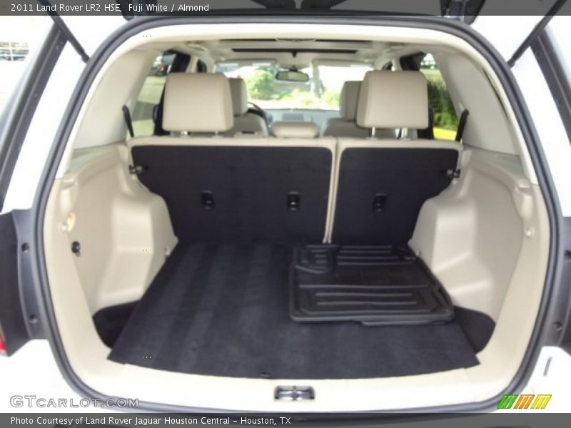 Fuji White / Almond 2011 Land Rover LR2 HSE