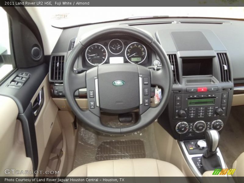 Fuji White / Almond 2011 Land Rover LR2 HSE