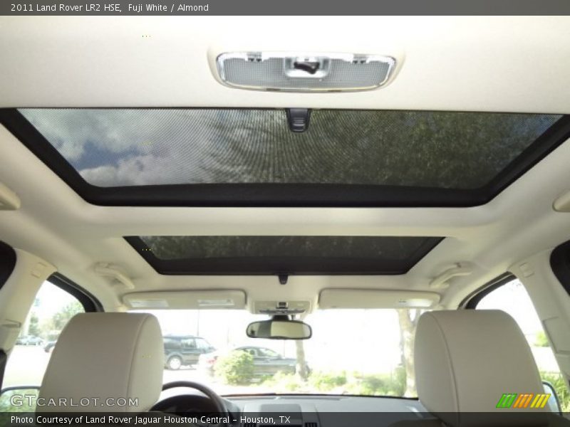 Fuji White / Almond 2011 Land Rover LR2 HSE