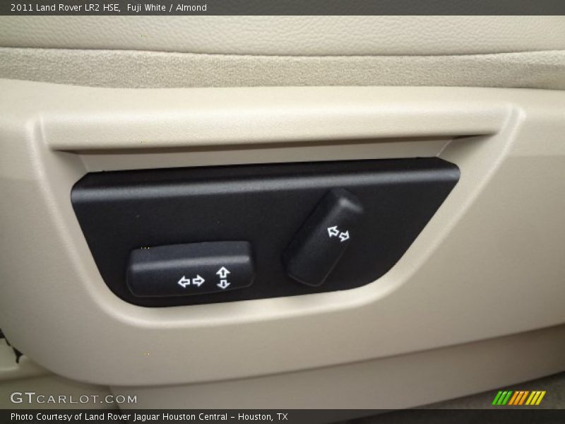 Fuji White / Almond 2011 Land Rover LR2 HSE