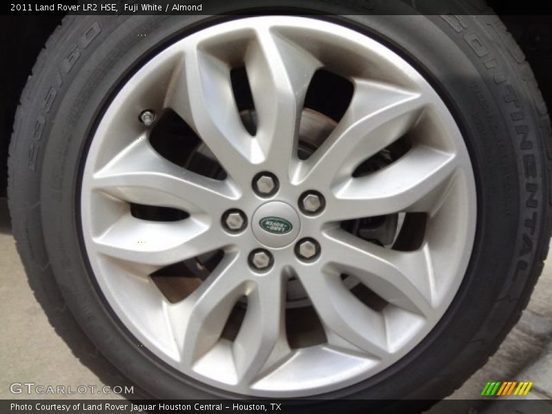 Fuji White / Almond 2011 Land Rover LR2 HSE