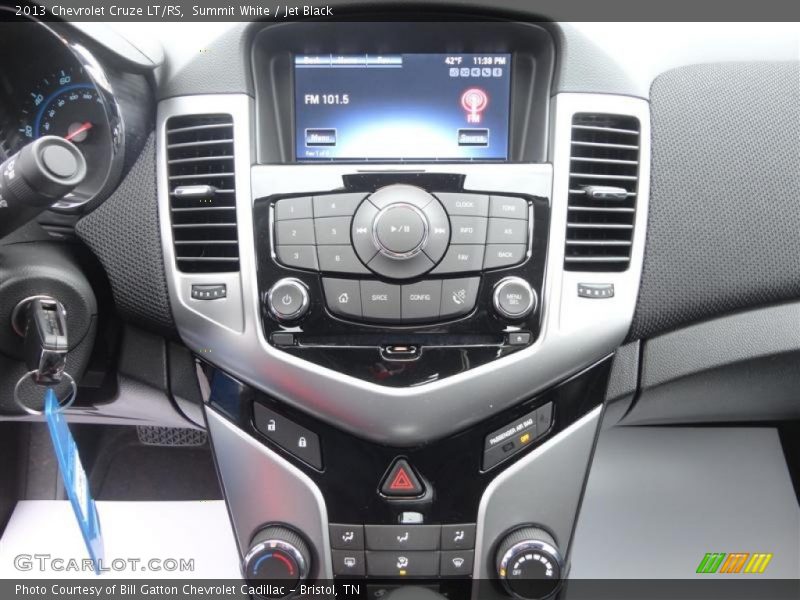 Summit White / Jet Black 2013 Chevrolet Cruze LT/RS