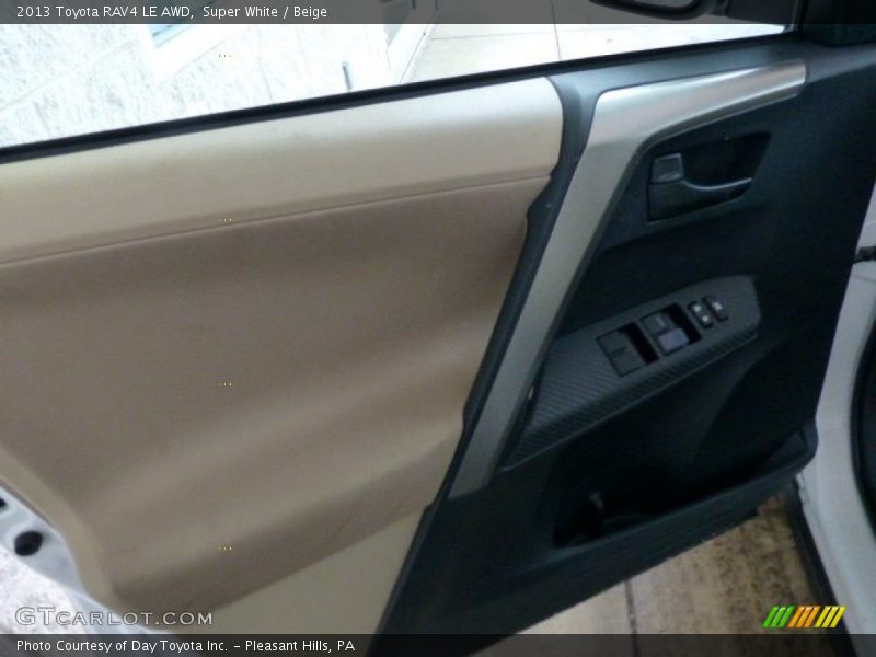 Super White / Beige 2013 Toyota RAV4 LE AWD