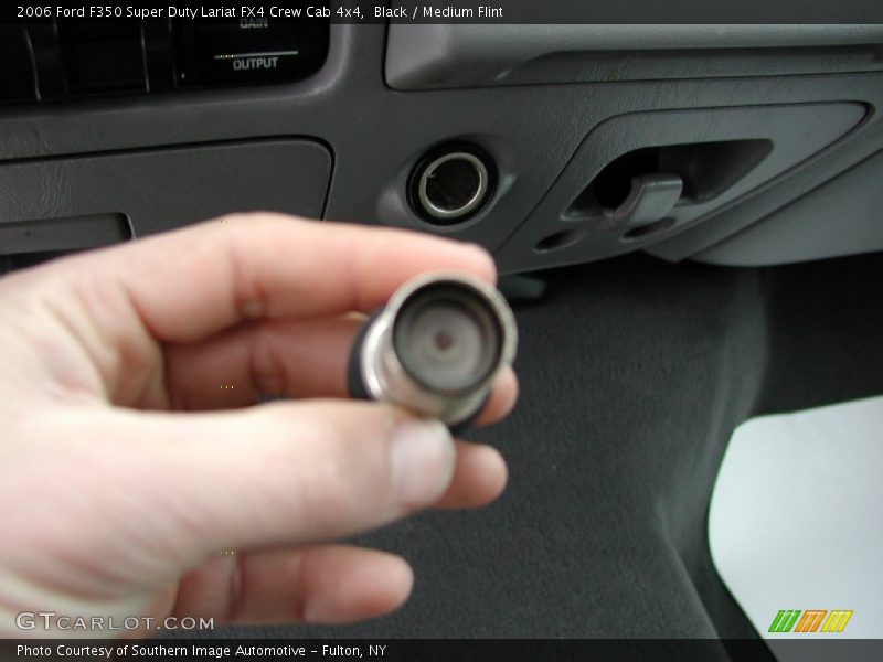 Black / Medium Flint 2006 Ford F350 Super Duty Lariat FX4 Crew Cab 4x4