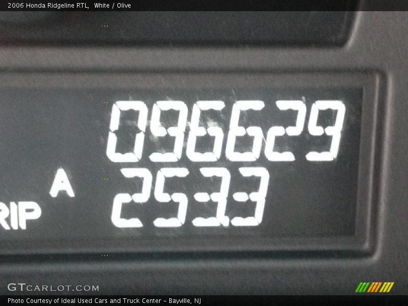 White / Olive 2006 Honda Ridgeline RTL