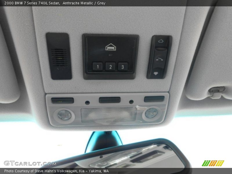 Controls of 2000 7 Series 740iL Sedan