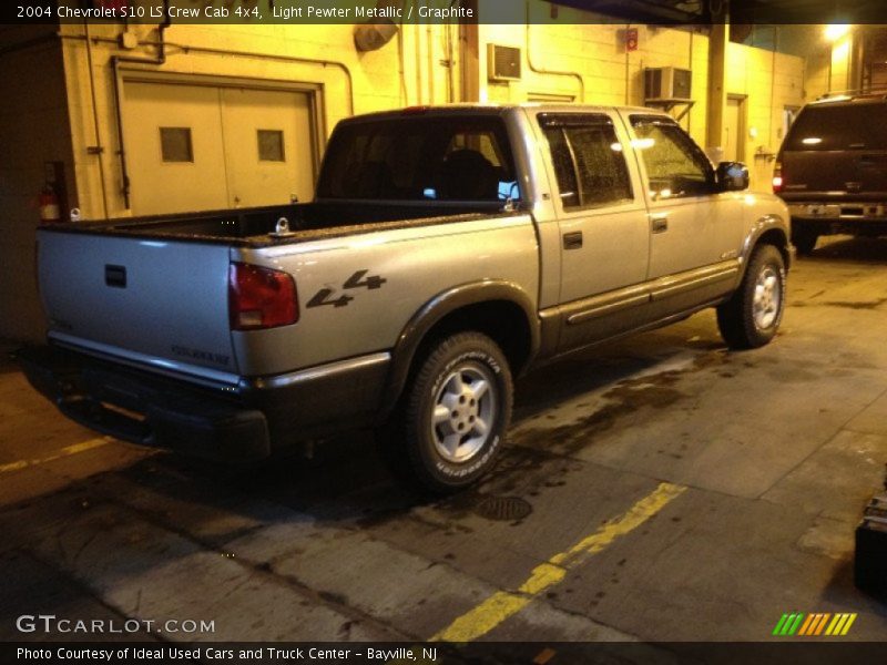 Light Pewter Metallic / Graphite 2004 Chevrolet S10 LS Crew Cab 4x4