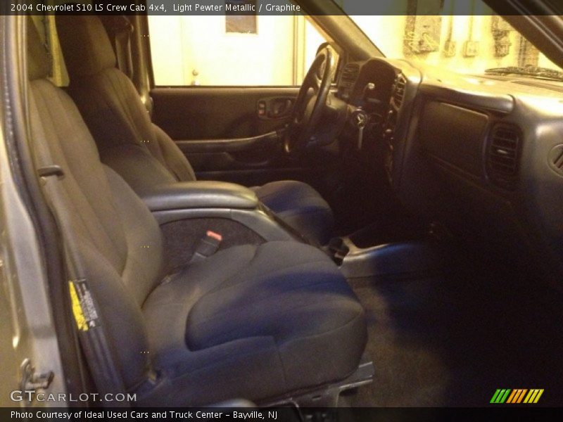 Light Pewter Metallic / Graphite 2004 Chevrolet S10 LS Crew Cab 4x4