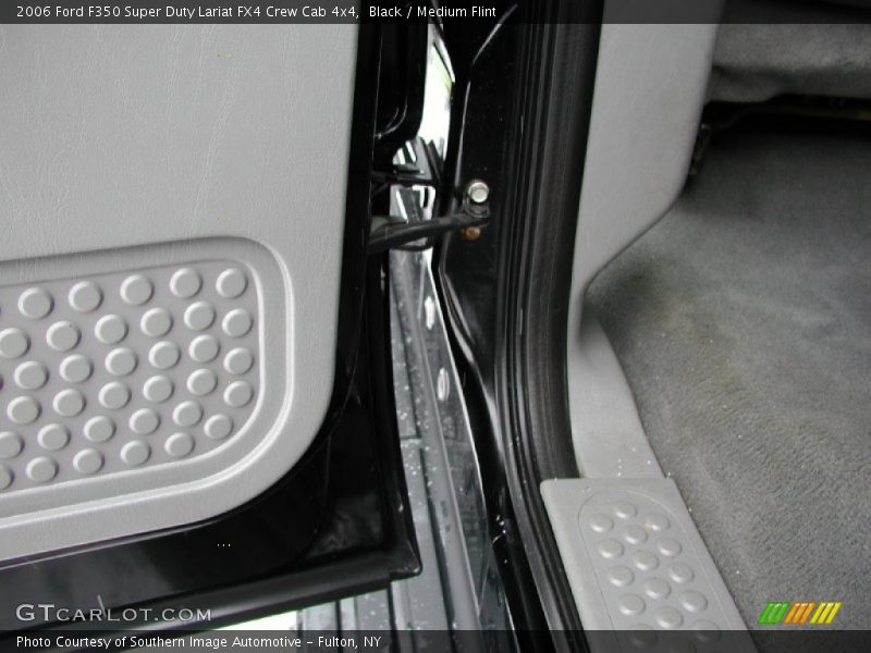 Black / Medium Flint 2006 Ford F350 Super Duty Lariat FX4 Crew Cab 4x4