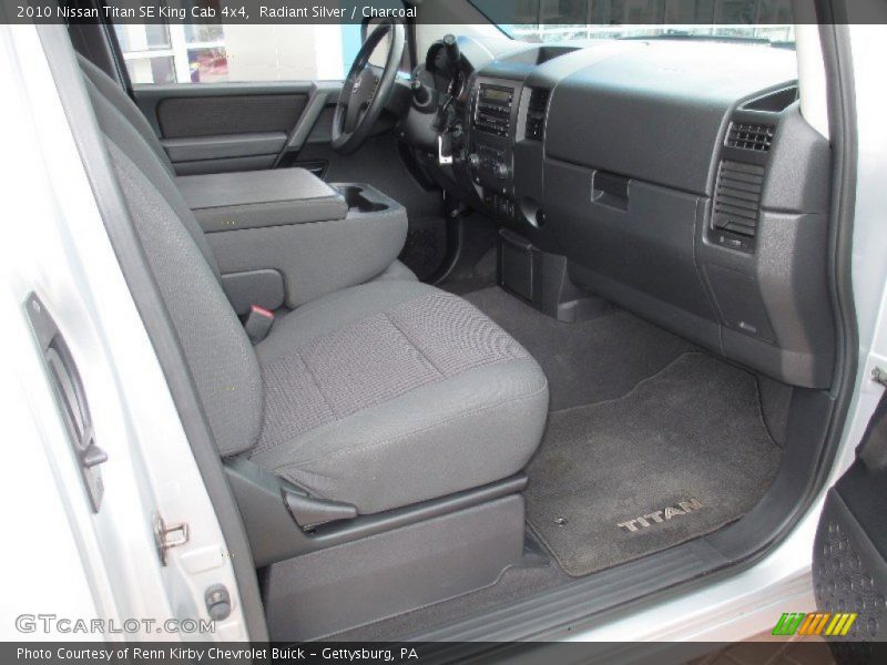 Radiant Silver / Charcoal 2010 Nissan Titan SE King Cab 4x4