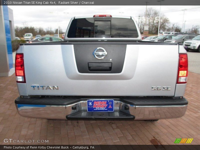 Radiant Silver / Charcoal 2010 Nissan Titan SE King Cab 4x4