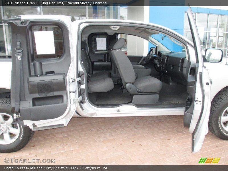 Radiant Silver / Charcoal 2010 Nissan Titan SE King Cab 4x4