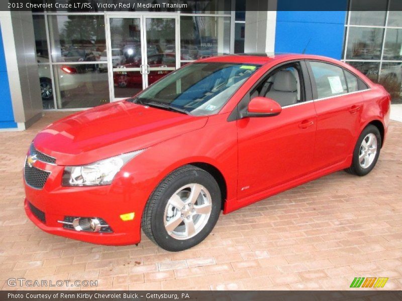 Front 3/4 View of 2013 Cruze LT/RS