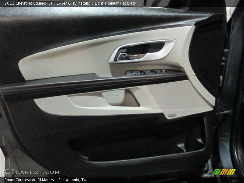 Cyber Gray Metallic / Light Titanium/Jet Black 2011 Chevrolet Equinox LT