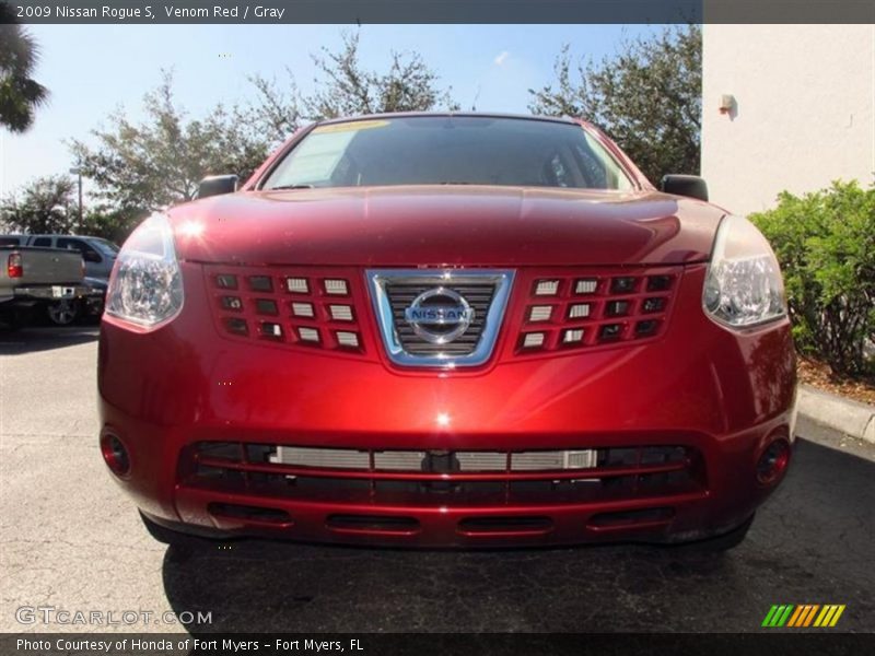 Venom Red / Gray 2009 Nissan Rogue S