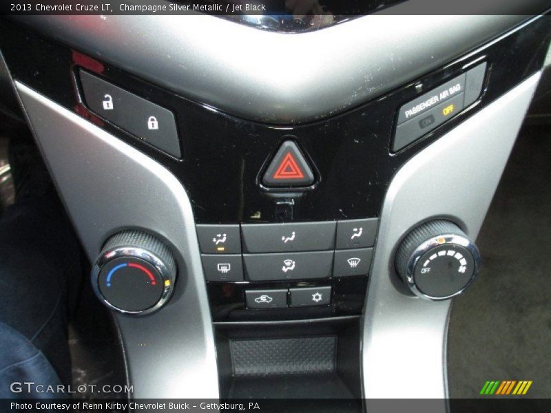Champagne Silver Metallic / Jet Black 2013 Chevrolet Cruze LT