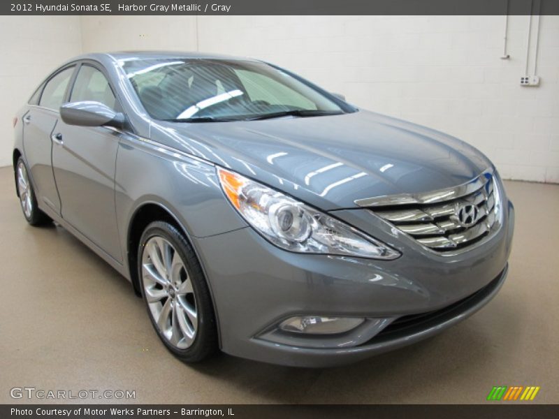 Front 3/4 View of 2012 Sonata SE