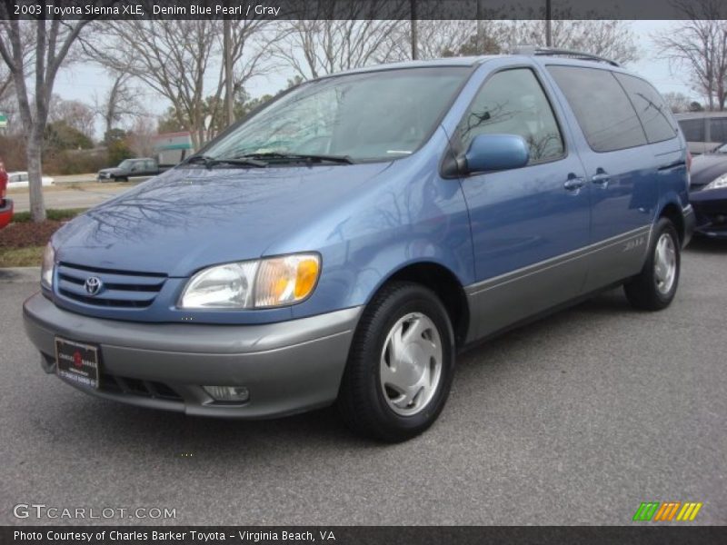 Front 3/4 View of 2003 Sienna XLE