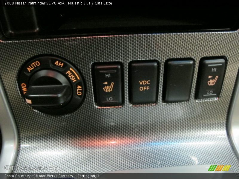 Controls of 2008 Pathfinder SE V8 4x4