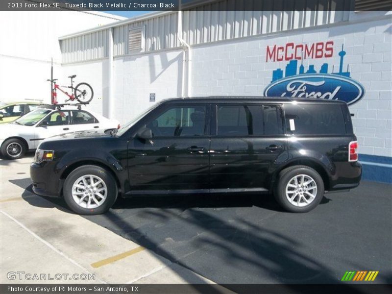 Tuxedo Black Metallic / Charcoal Black 2013 Ford Flex SE