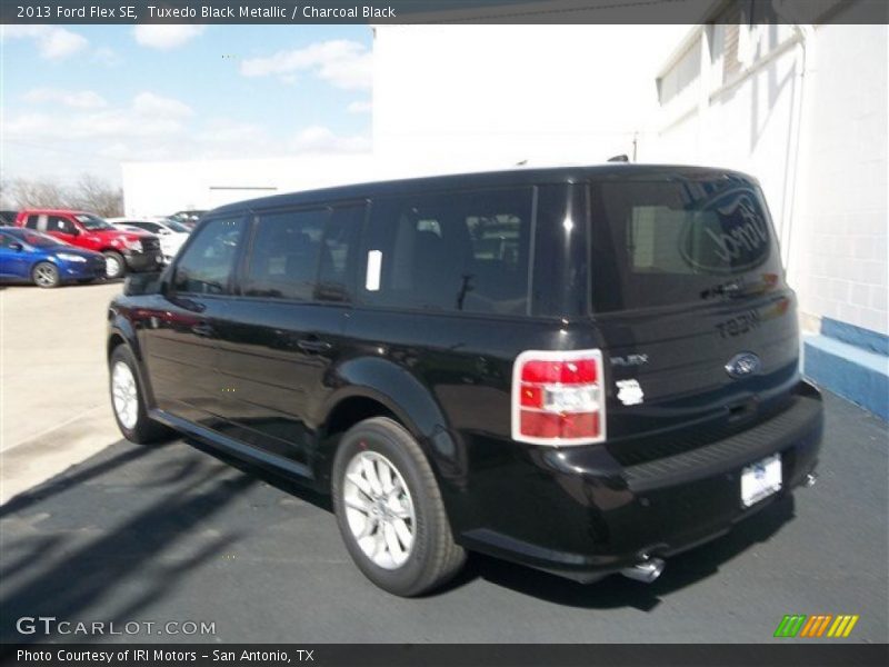Tuxedo Black Metallic / Charcoal Black 2013 Ford Flex SE