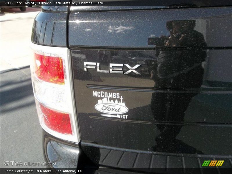 Tuxedo Black Metallic / Charcoal Black 2013 Ford Flex SE