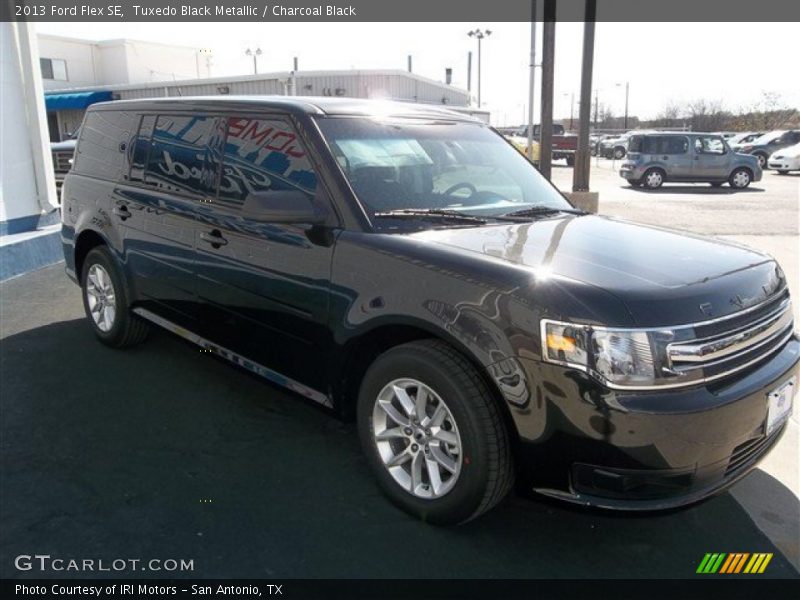 Tuxedo Black Metallic / Charcoal Black 2013 Ford Flex SE