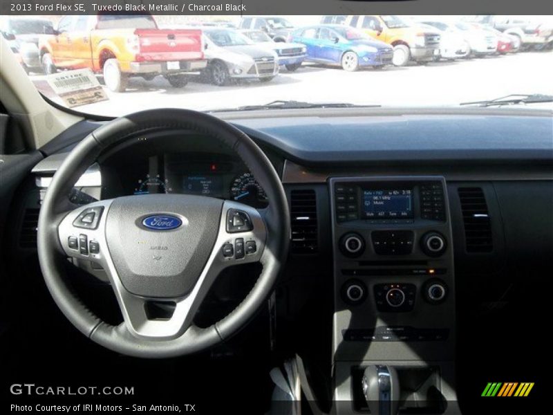 Tuxedo Black Metallic / Charcoal Black 2013 Ford Flex SE