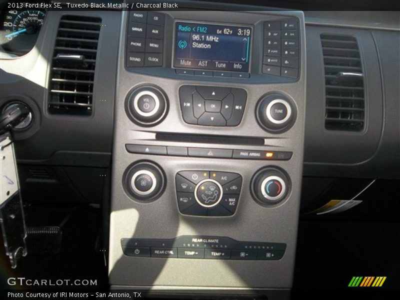 Tuxedo Black Metallic / Charcoal Black 2013 Ford Flex SE