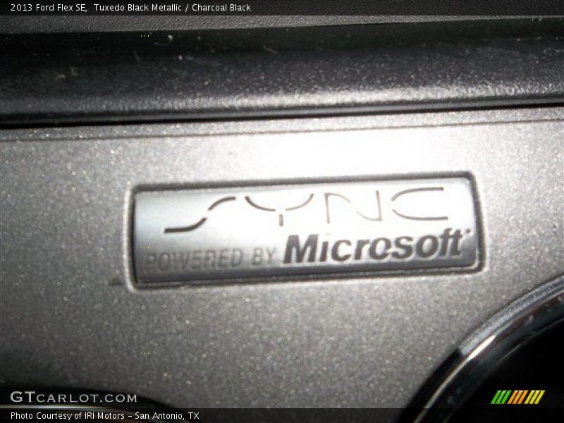 Tuxedo Black Metallic / Charcoal Black 2013 Ford Flex SE