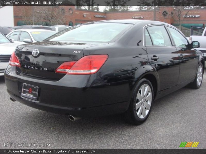 Black / Ivory 2007 Toyota Avalon XLS