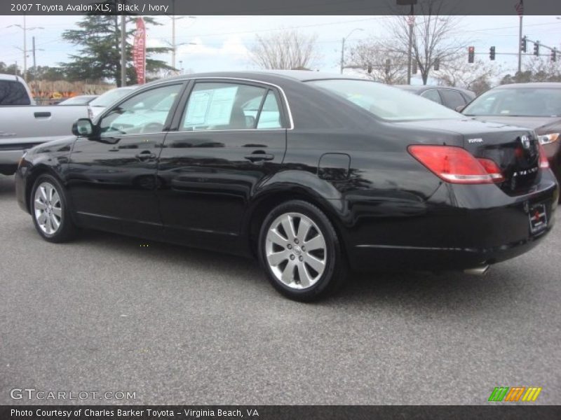 Black / Ivory 2007 Toyota Avalon XLS